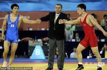 朝鲜运动员奥运冠军的奖励是<span  style='background-color:Yellow;'>汽车</span>冰箱 
