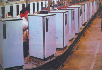 中国第一台冰箱诞生