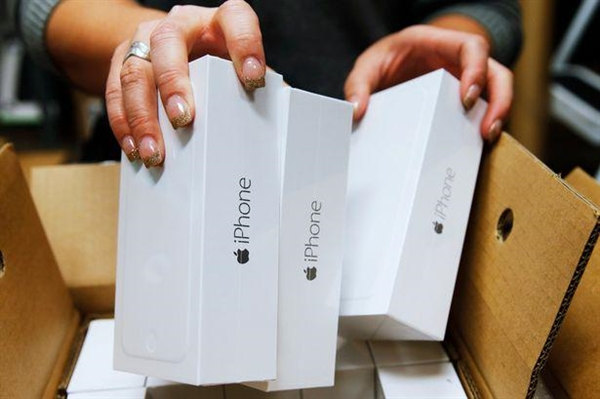 魅族李楠：苹果<span  style='background-color:Yellow;'>Iphone</span>苹果iPhoneSE还不如2500元的国产机